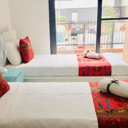 Penrith Station A- Brand New 2 Bed 2 Bath Walk To Penrith Station Ngoại thất bức ảnh