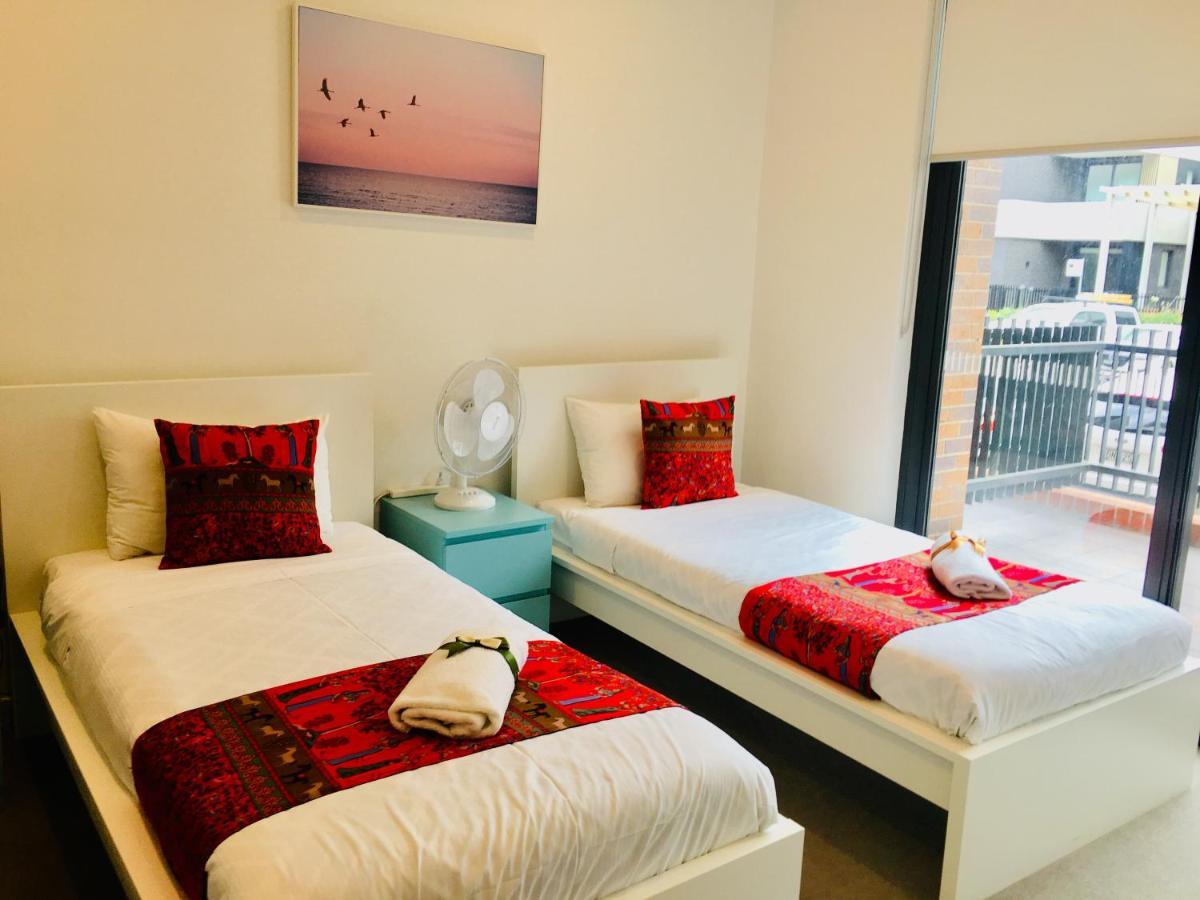 Penrith Station A- Brand New 2 Bed 2 Bath Walk To Penrith Station Ngoại thất bức ảnh